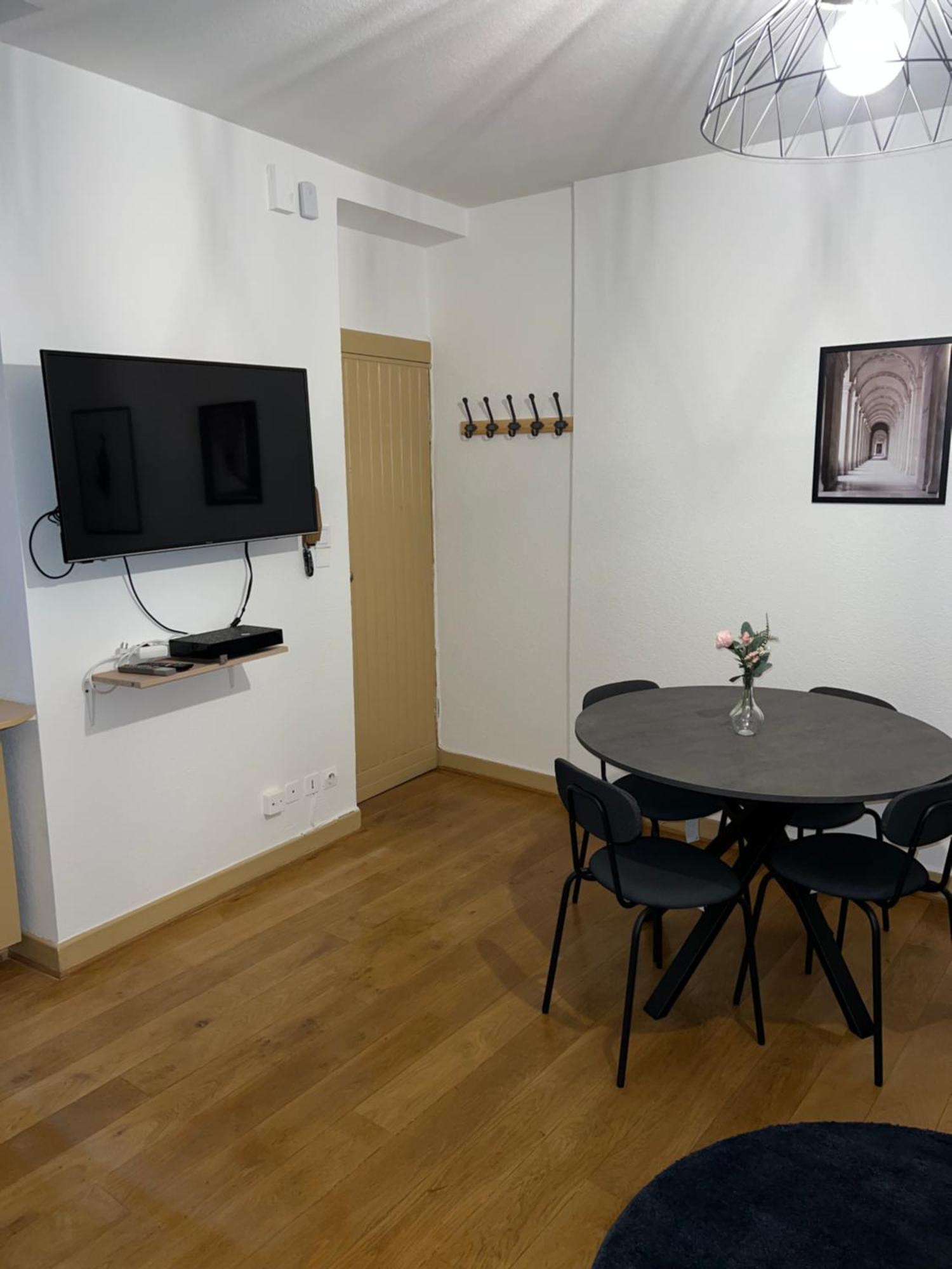 Appartement Dijon Le Zola, Avec Parking Prive Sur Demande Payant Sur Place Экстерьер фото